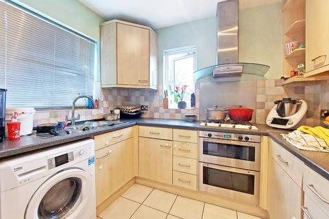 2 bedroom maisonette for sale, Harrow, Middlesex HA1