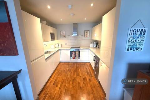 1 bedroom flat to rent, Holman Road, London, SW11
