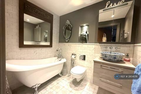 1 bedroom flat to rent, Holman Road, London, SW11
