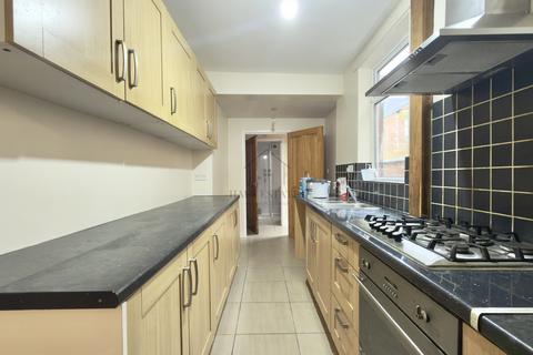 3 bedroom terraced house to rent, Danvers Road, Leicester, Leicestershire, LE3 2AD