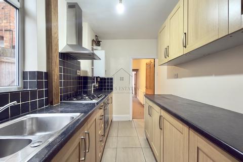 3 bedroom terraced house to rent, Danvers Road, Leicester, Leicestershire, LE3 2AD