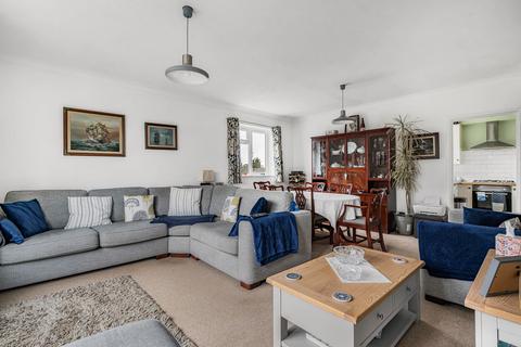 3 bedroom apartment for sale, Cowper Close, Surrey KT16