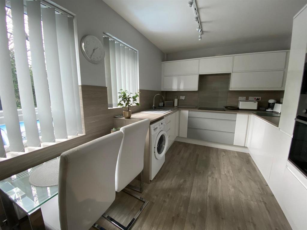 Kitchen Breakfast Room.jpg