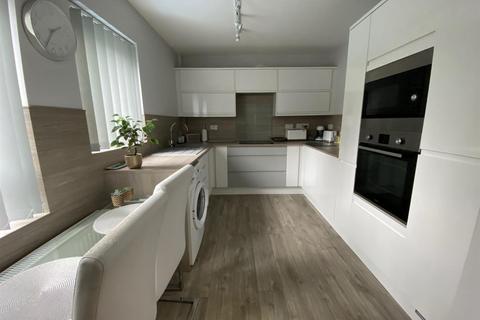 2 bedroom apartment for sale, 18 Priory Road