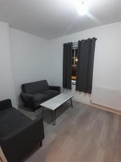 2 bedroom flat to rent, High Street, Acton, London