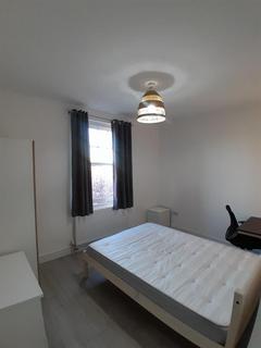2 bedroom flat to rent, High Street, Acton, London