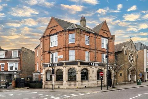 2 bedroom flat to rent, High Street, Acton, London