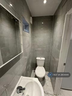 Studio to rent, St. Albans Road, Watford, WD25