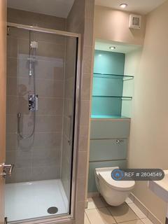 2 bedroom flat to rent, Tudor Court, Egham, TW20