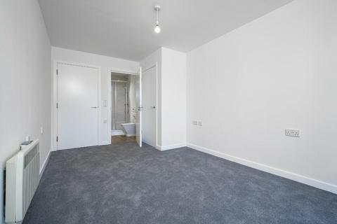 2 bedroom flat to rent, at Market Quarter, 102, 45 Bernard Street SO14