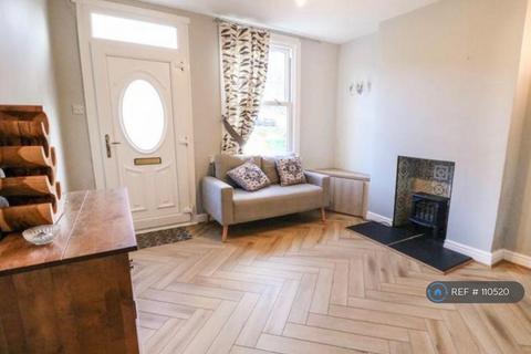 2 bedroom terraced house to rent, Market Place, Brough, HU15