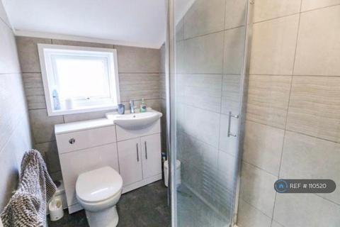 2 bedroom terraced house to rent, Market Place, Brough, HU15