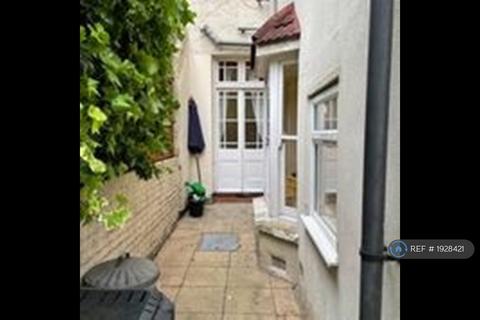 1 bedroom flat to rent, Prideaux Road, London, SW9