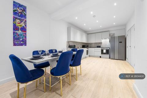 3 bedroom flat to rent, Park Road, London, NW4