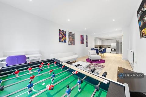 3 bedroom flat to rent, Park Road, London, NW4