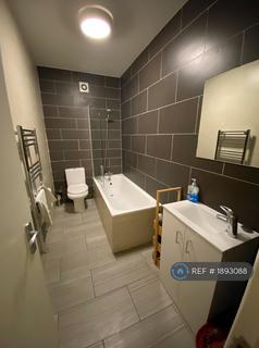 Studio to rent, Royal College Street, London, NW1