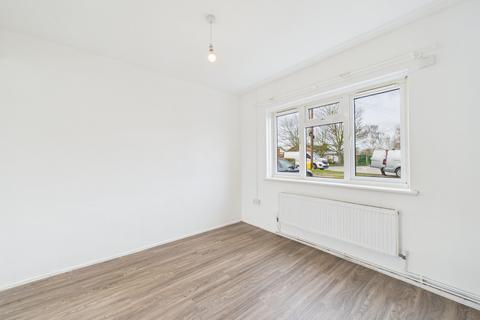 3 bedroom terraced house to rent, Queensway, Thetford, IP24