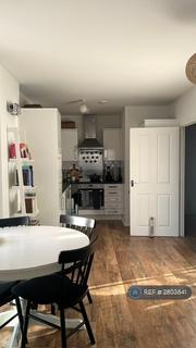 1 bedroom flat to rent, Saxon House, Hackbridge, SM6