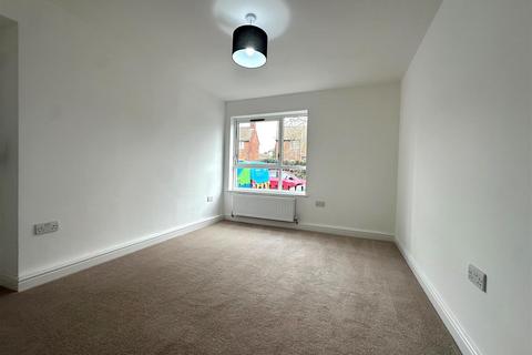 2 bedroom flat to rent, Gammons Lane, Watford WD24