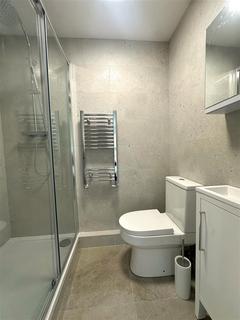 2 bedroom flat to rent, Gammons Lane, Watford WD24