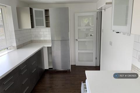 2 bedroom maisonette to rent, Bath Road, Maidenhead, SL6