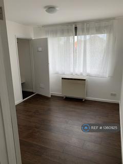 2 bedroom maisonette to rent, Bath Road, Maidenhead, SL6