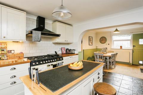 3 bedroom detached house for sale, Clay Lake, Spalding