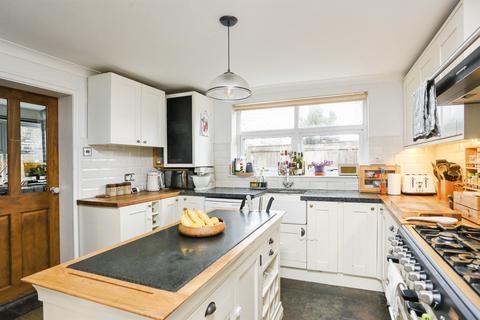 3 bedroom detached house for sale, Clay Lake, Spalding