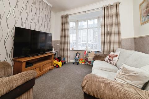 3 bedroom end of terrace house for sale, Derwent Street, Hull