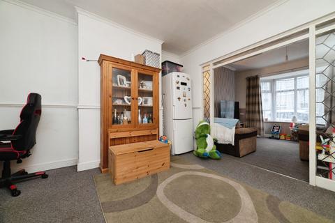 3 bedroom end of terrace house for sale, Derwent Street, Hull