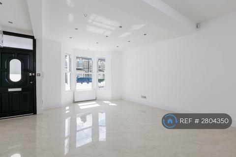 3 bedroom end of terrace house to rent, Sherbrooke Road, London, SW6