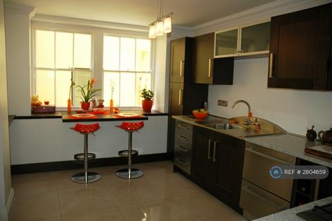 2 bedroom flat to rent, Brunswick Terrace, Hove, BN3