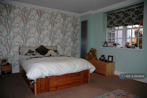 2 bedroom flat to rent, Brunswick Terrace, Hove, BN3