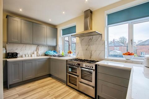 4 bedroom semi-detached house for sale, Broadway, LEEDS
