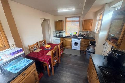 2 bedroom semi-detached house for sale, Wickham Avenue, Bradford