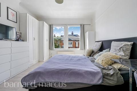 1 bedroom flat for sale, Greyhound Lane, London
