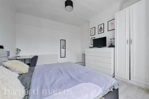 1 bedroom flat for sale, Greyhound Lane, London