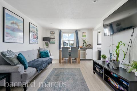 1 bedroom flat for sale, Greyhound Lane, London