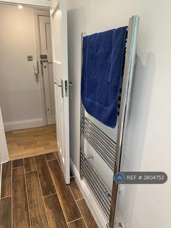 2 bedroom flat to rent, Southside, London, N7