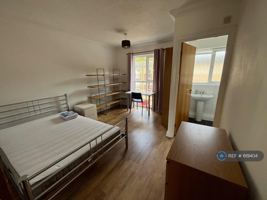 Ensuite Bedroom