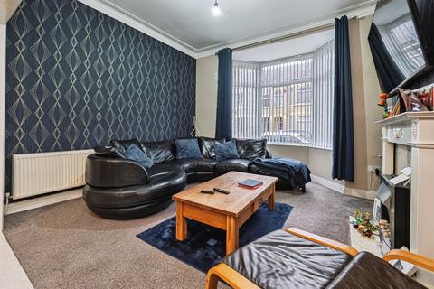 undefined, East Park Avenue, Hull