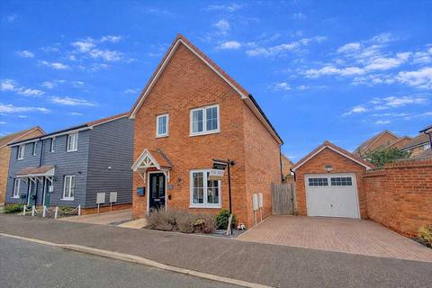 3 bedroom detached house for sale, Walton On The Naze CO14