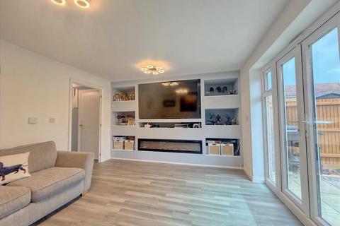 3 bedroom detached house for sale, Walton On The Naze CO14