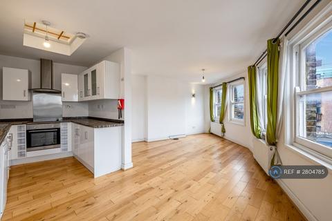 3 bedroom flat to rent, Brockley Cross, London, SE4