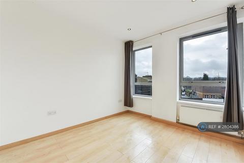 1 bedroom flat to rent, Kilmuir House, Epsom, KT17