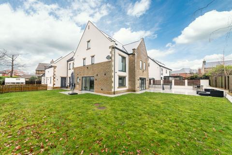 5 bedroom detached house for sale, Manygates Garden, Manygates Lane, Sandal, WF2