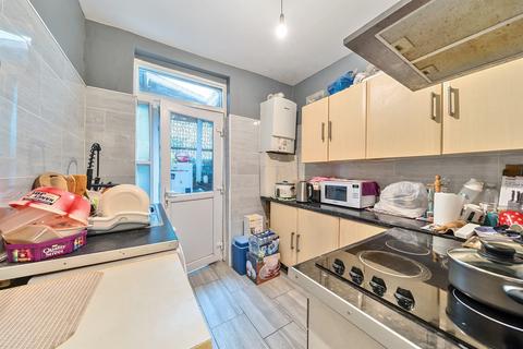 2 bedroom ground floor flat for sale, Mount Pleasant Road, London
