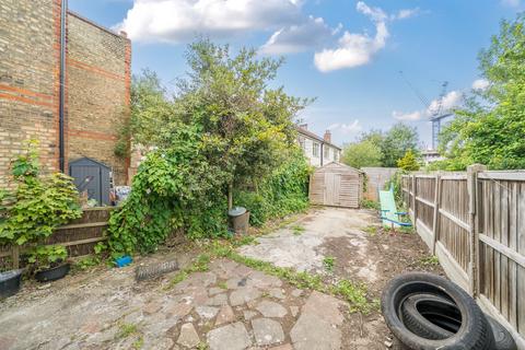 2 bedroom ground floor flat for sale, Mount Pleasant Road, London
