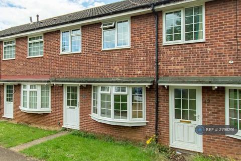 3 bedroom terraced house to rent, Sussex Drive, Banbury, OX16
