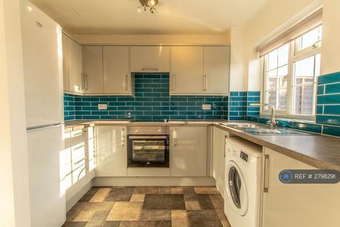 3 bedroom terraced house to rent, Sussex Drive, Banbury, OX16